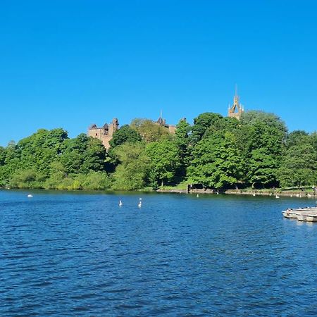 Stylish Home In Linlithgow With Free Parking Eksteriør bilde