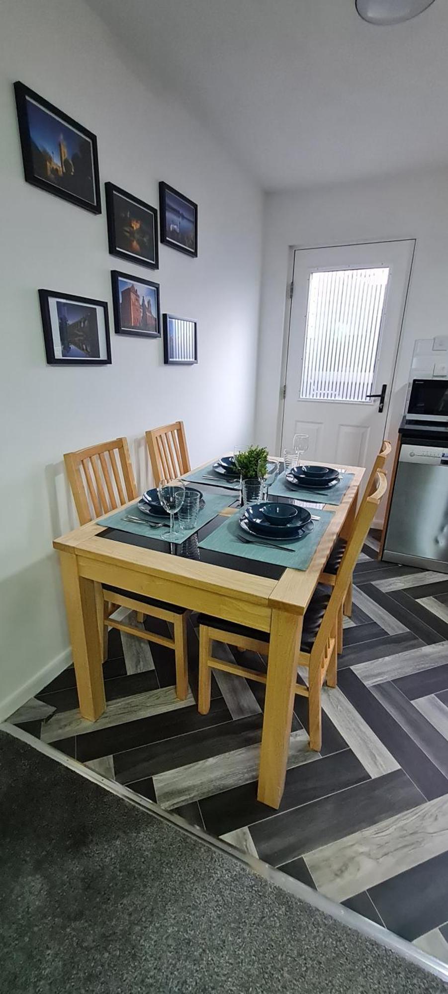 Stylish Home In Linlithgow With Free Parking Eksteriør bilde