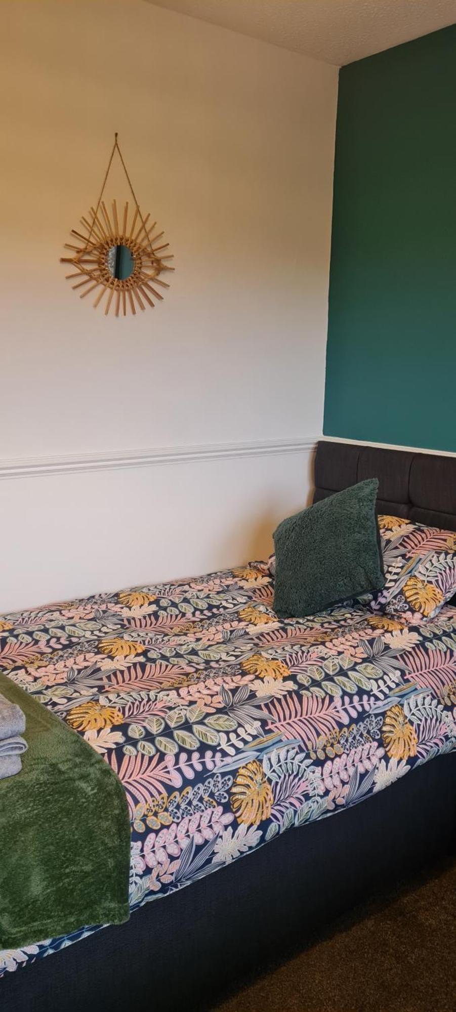 Stylish Home In Linlithgow With Free Parking Eksteriør bilde